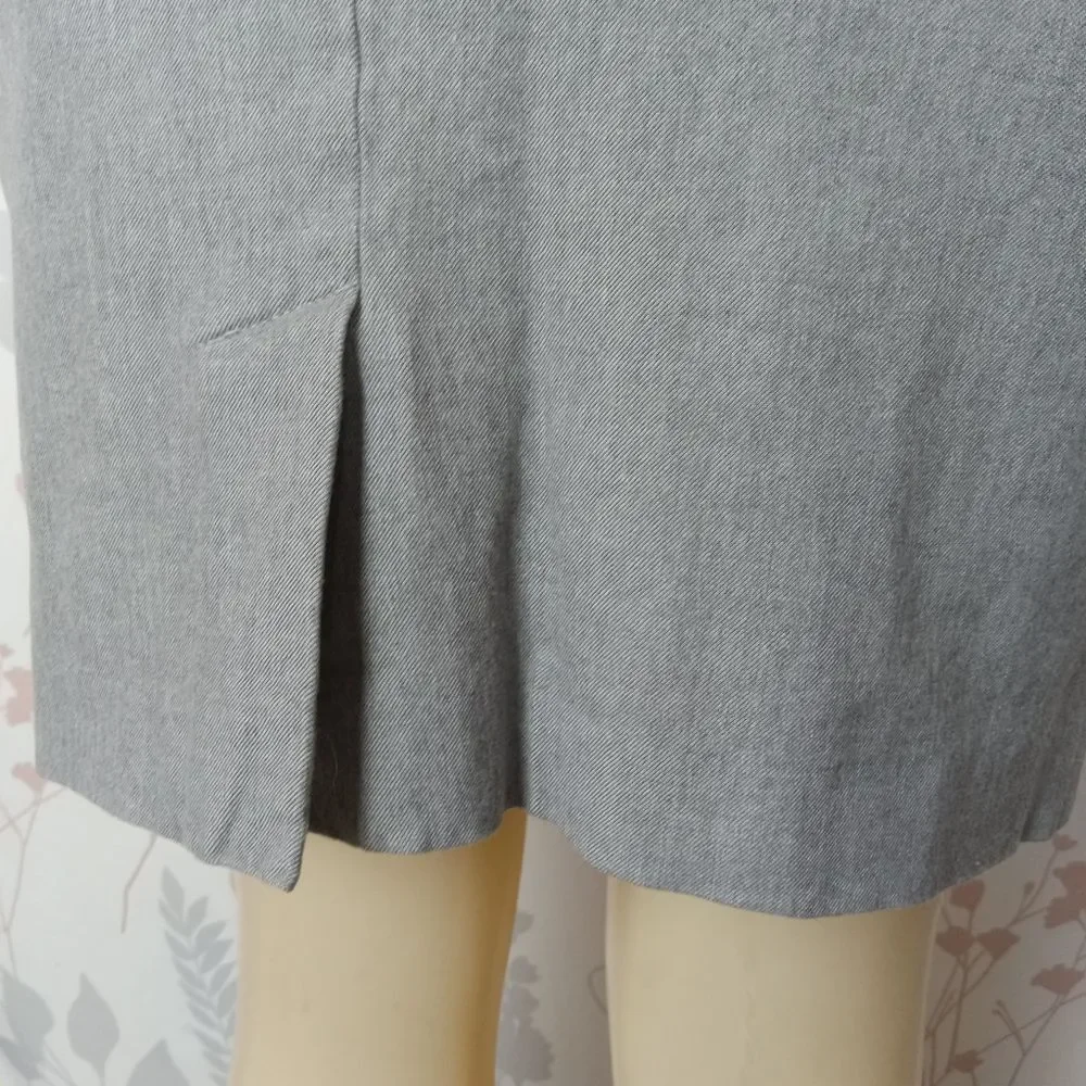 Banana Republic pencil skirt‎ size 2